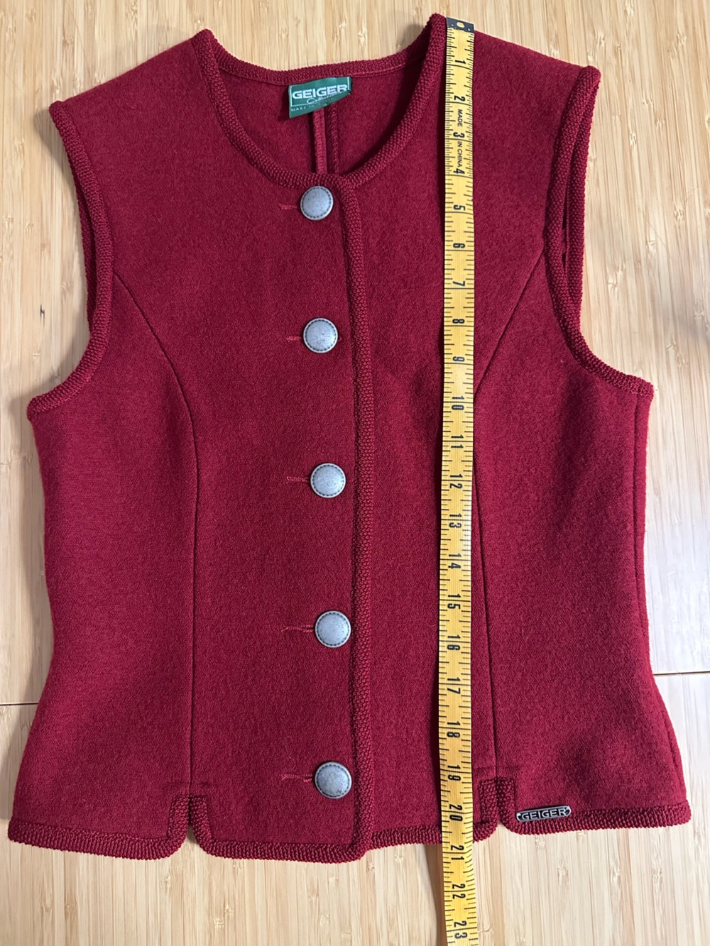 VTG Geiger Women's Wool Red Sleeveless Button Front Vest made in Austria 34 - Picture 13 of 13